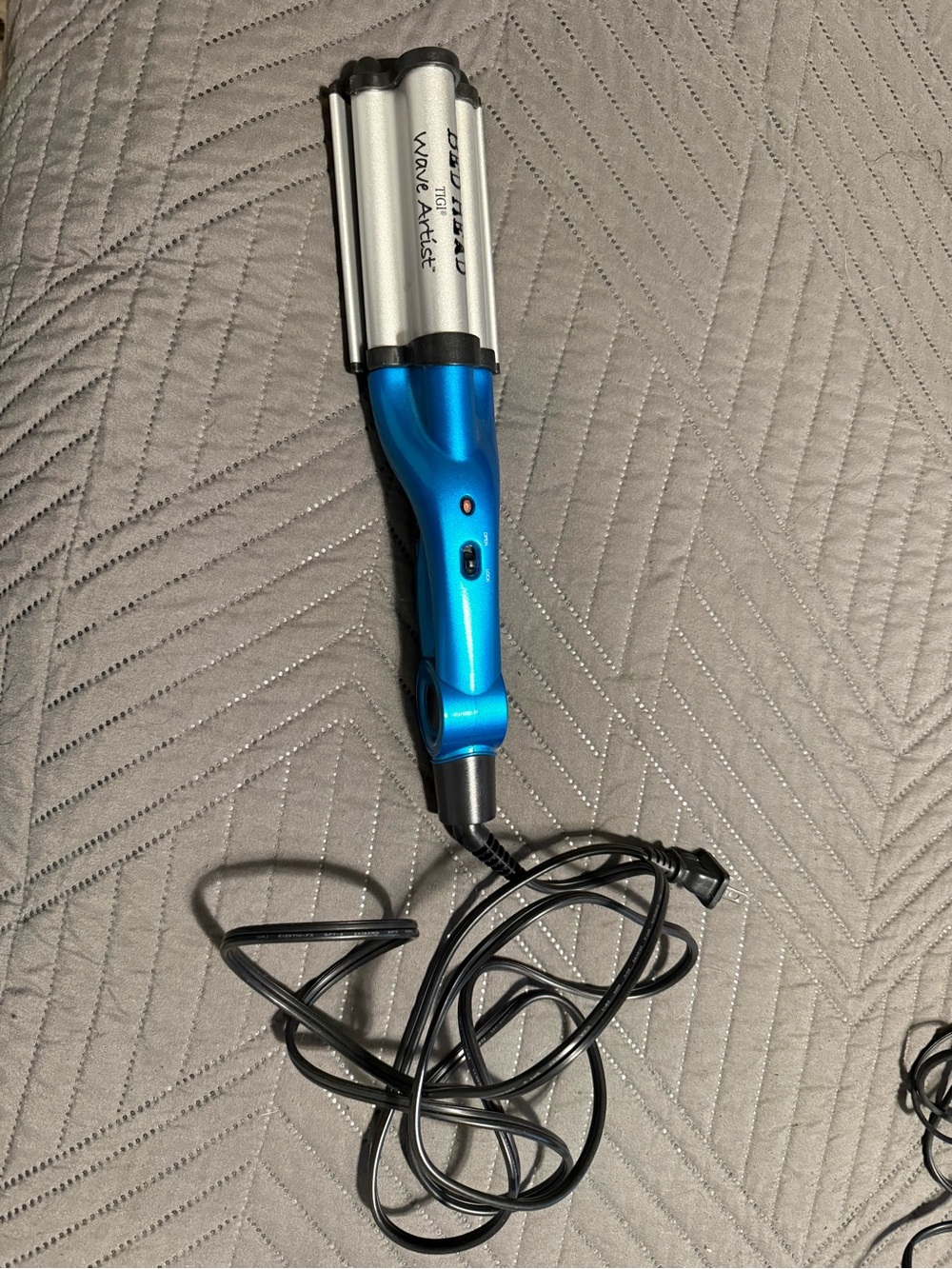 BedHead Wave Artist Triple Barrel Hair Waver - Metallic Blue and Silver
